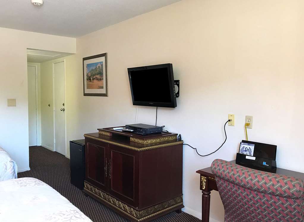 Americas Best Inn & Suites Urbana Room photo