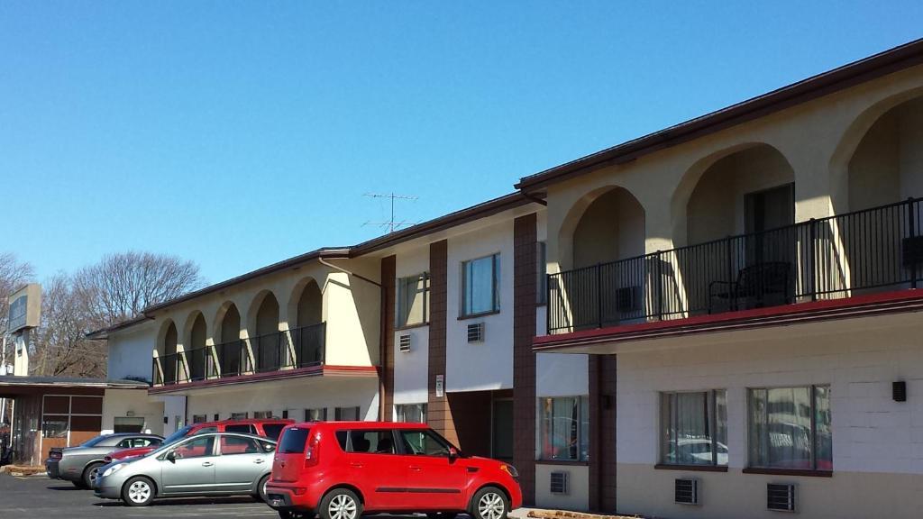 Americas Best Inn & Suites Urbana Exterior photo