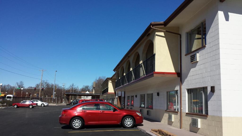 Americas Best Inn & Suites Urbana Exterior photo