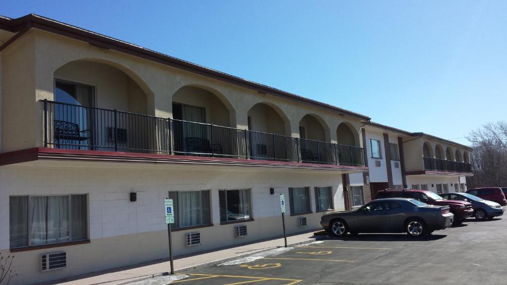 Americas Best Inn & Suites Urbana Exterior photo
