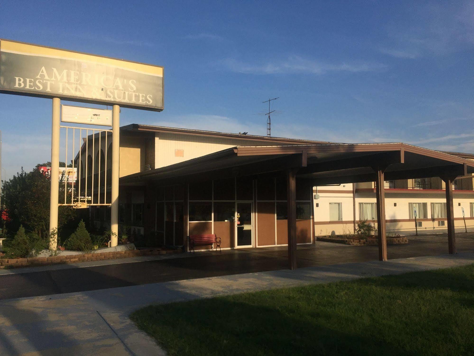 Americas Best Inn & Suites Urbana Exterior photo